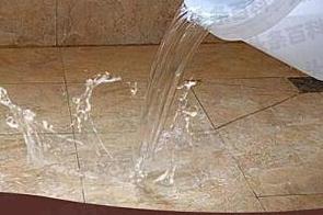 丰宁漏水维修 免砸砖防水材料该如何施工